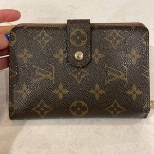 Authentic Medium Size Louis Vuitton Wallet